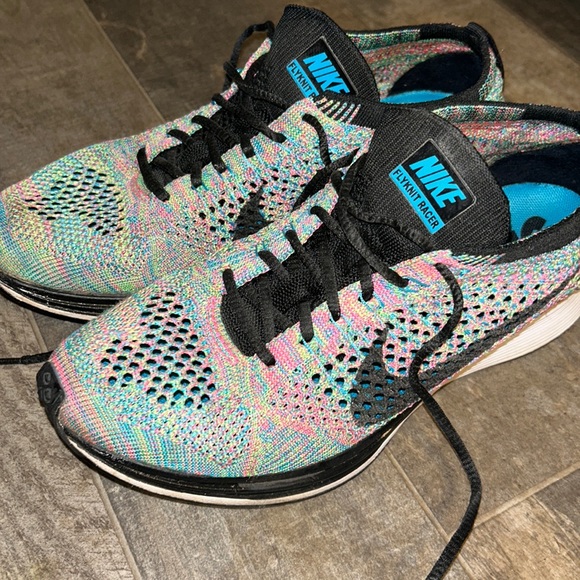 Nike FlyKnit Racer - Picture 1 of 7